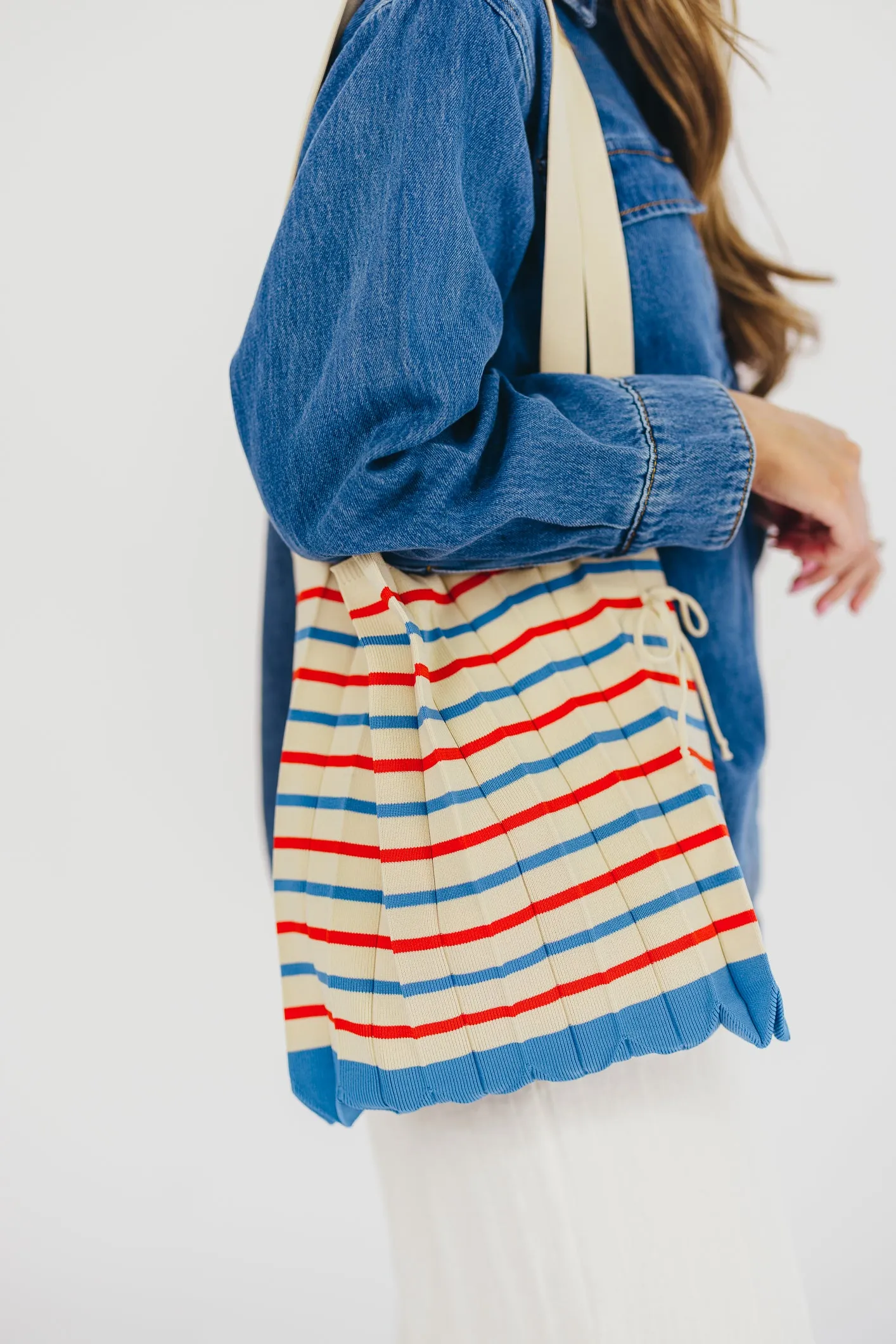 Accordion Knit Tote Bag in Red & Blue