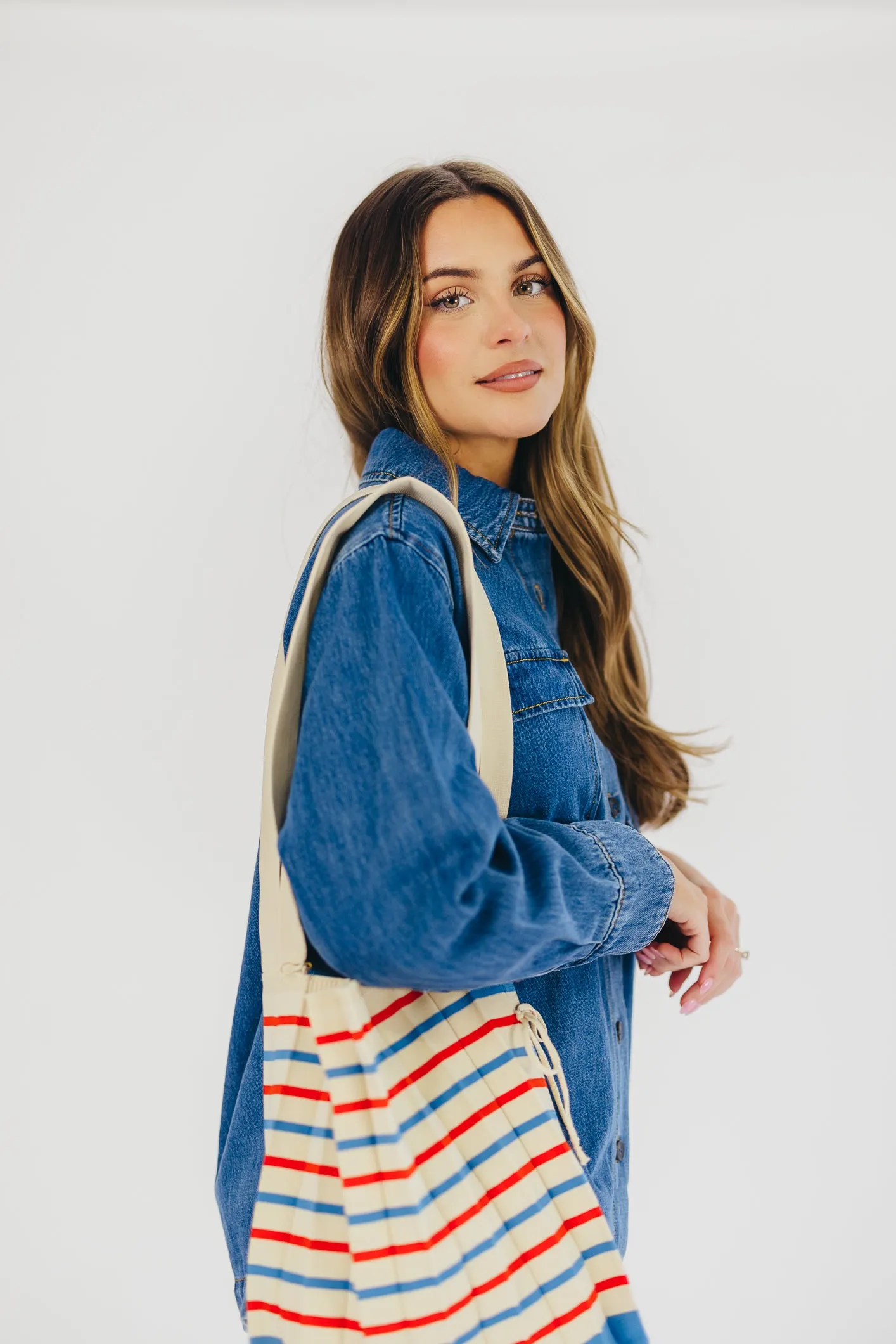 Accordion Knit Tote Bag in Red & Blue