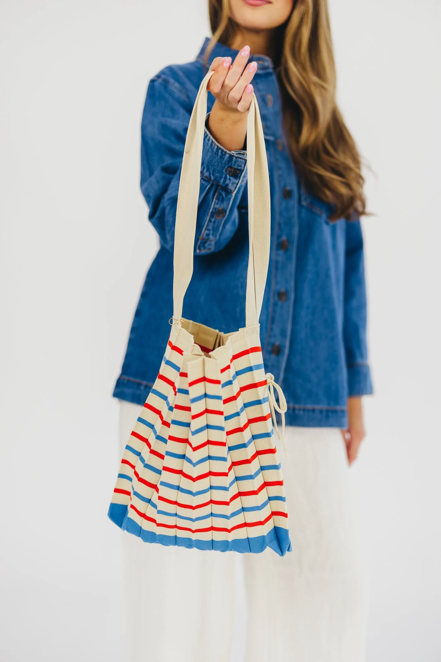 Accordion Knit Tote Bag in Red & Blue