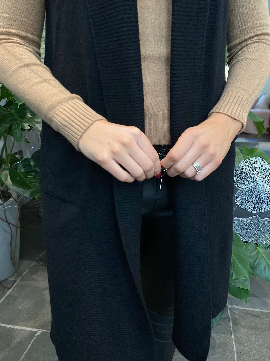 Black Ribbed Edge Sleeveless Cardigan Sam