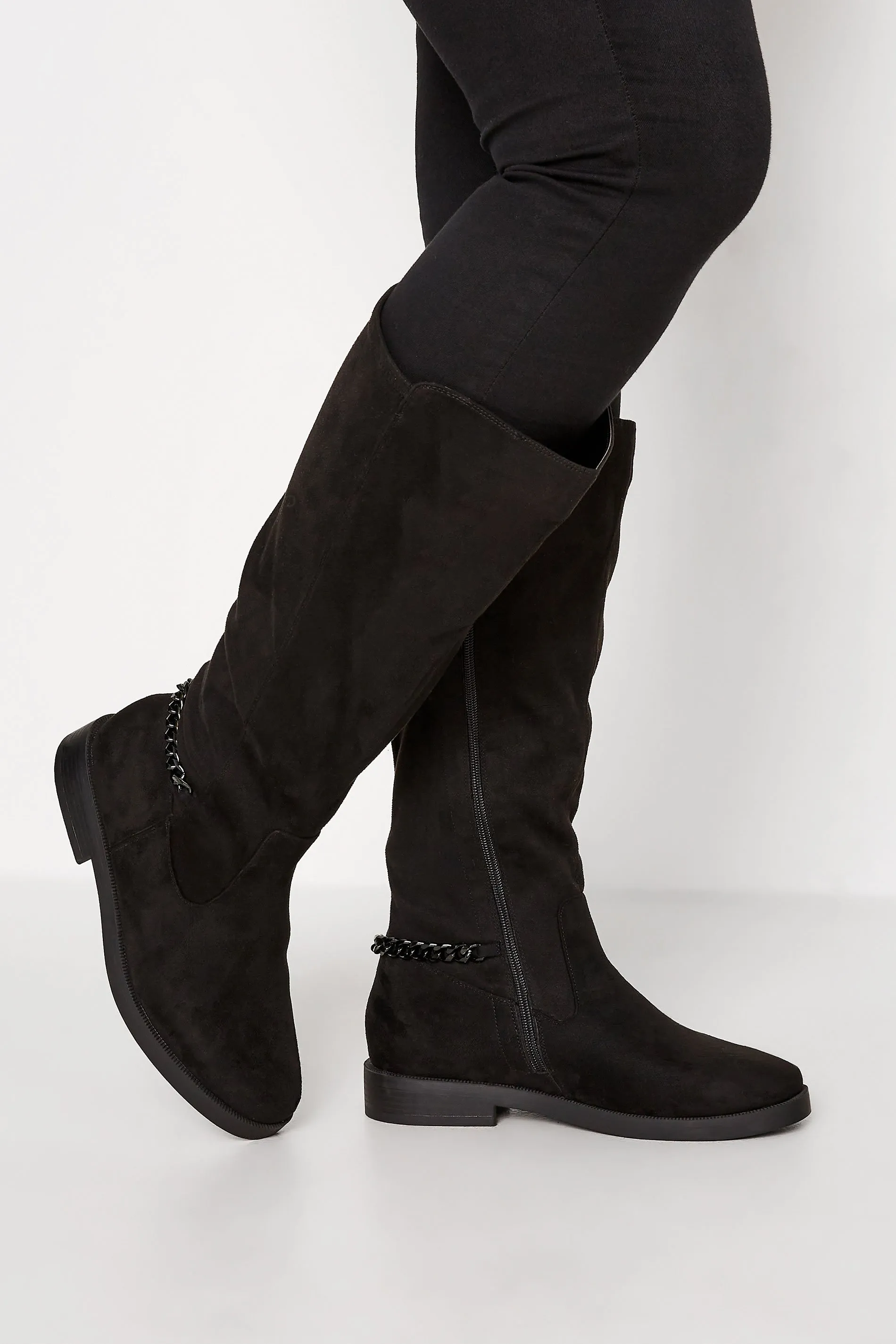 Curve Black Suede Knee High Chain Detail Boots In Wide E Fit & Extra Wide EEE Fit