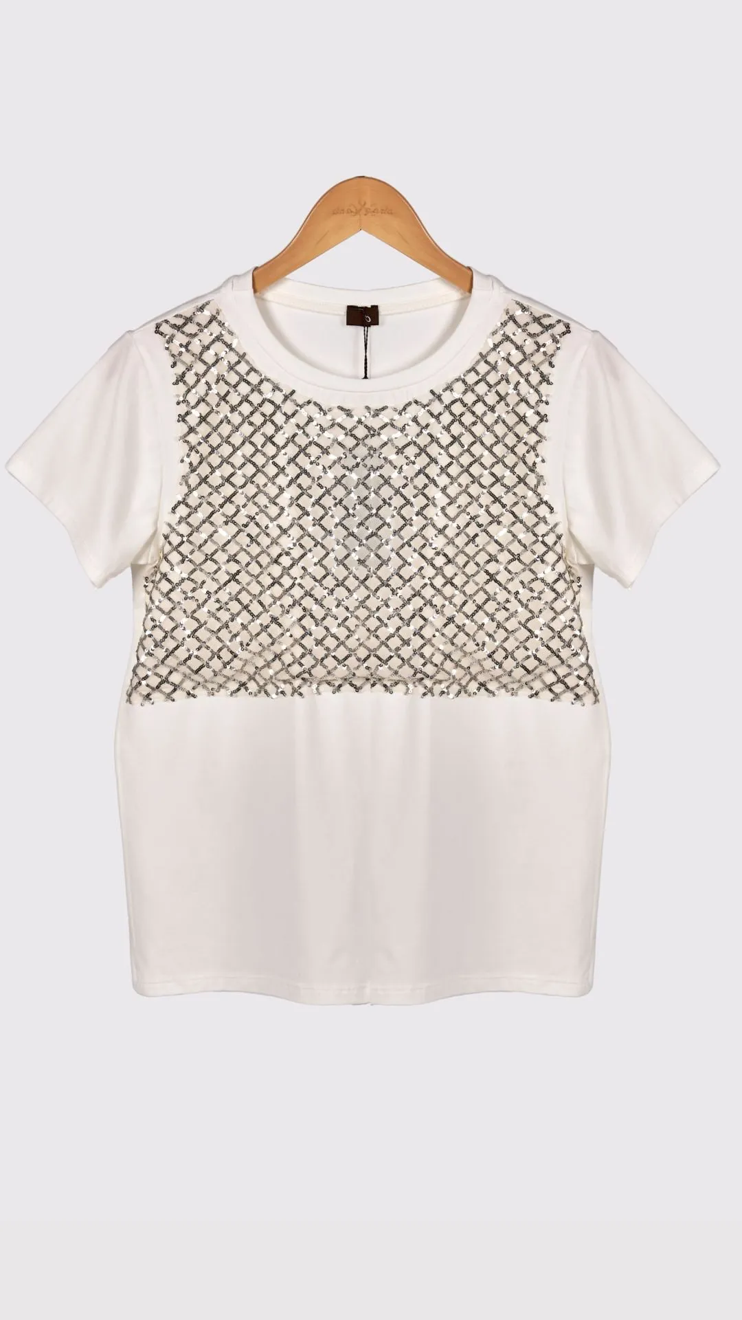 Ema&Carla - Sequin Detail Tee