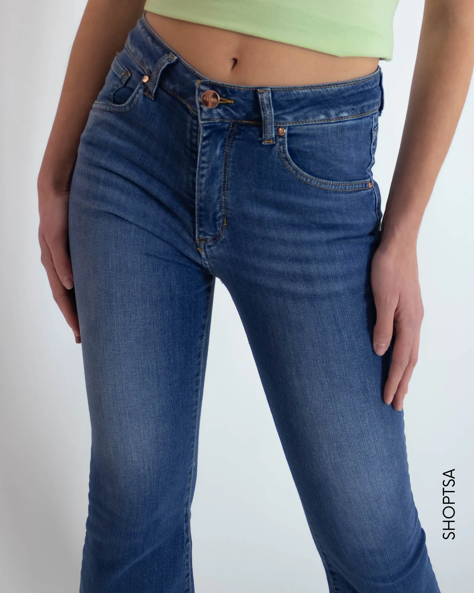 Jeans trombetta elasticizzato