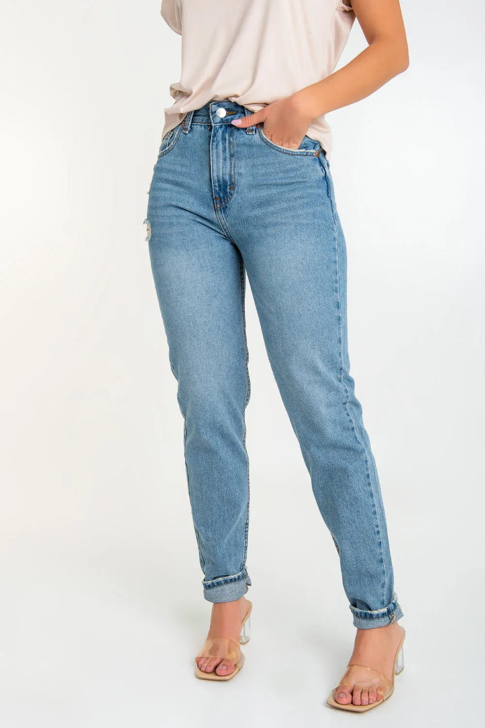 Pantalón cintura alta mom fit de denim