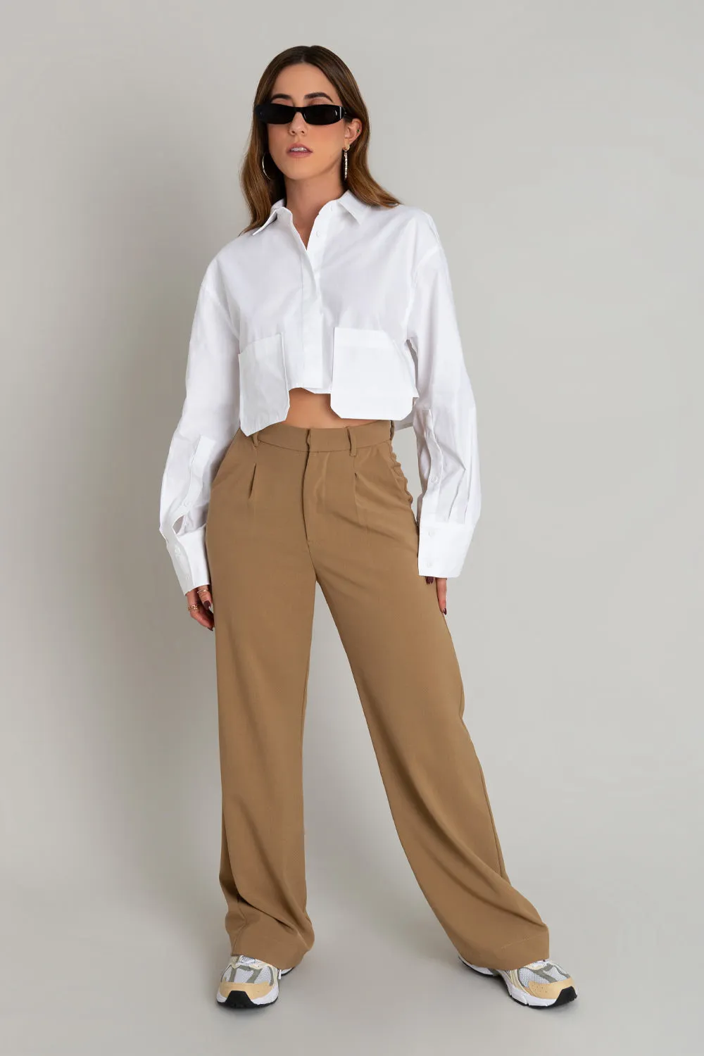 Pantalón fit wide leg cintura alta con pinzas