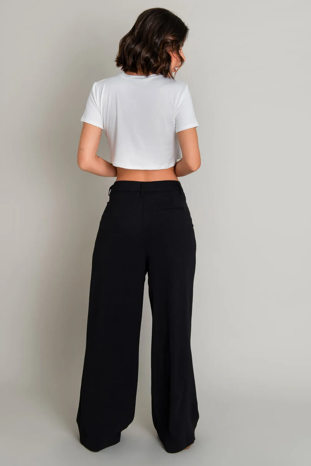 Pantalón fluido de cintura media fit wide leg