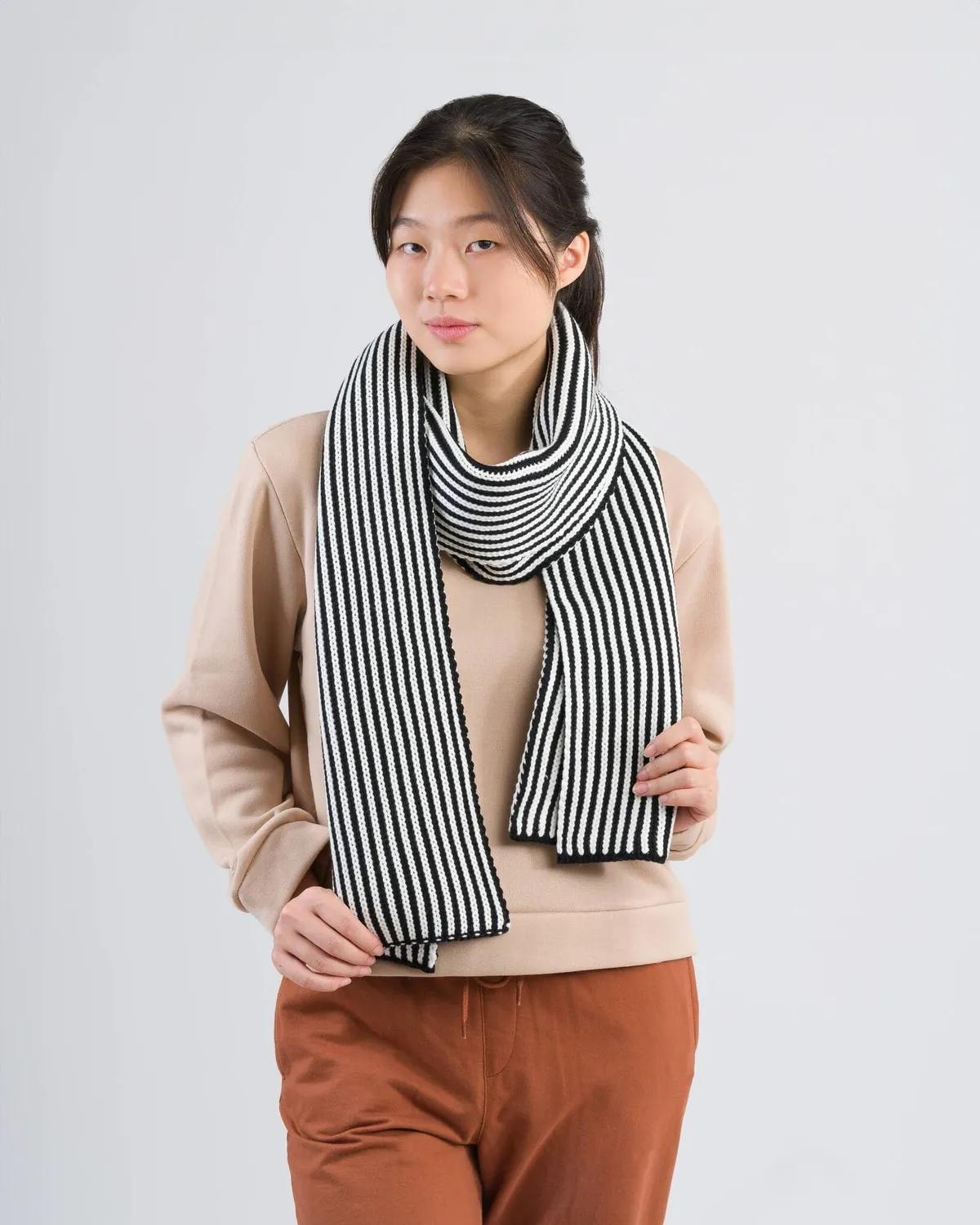 VERLOOP | knits Pinstripe Big Scarf - Black/White