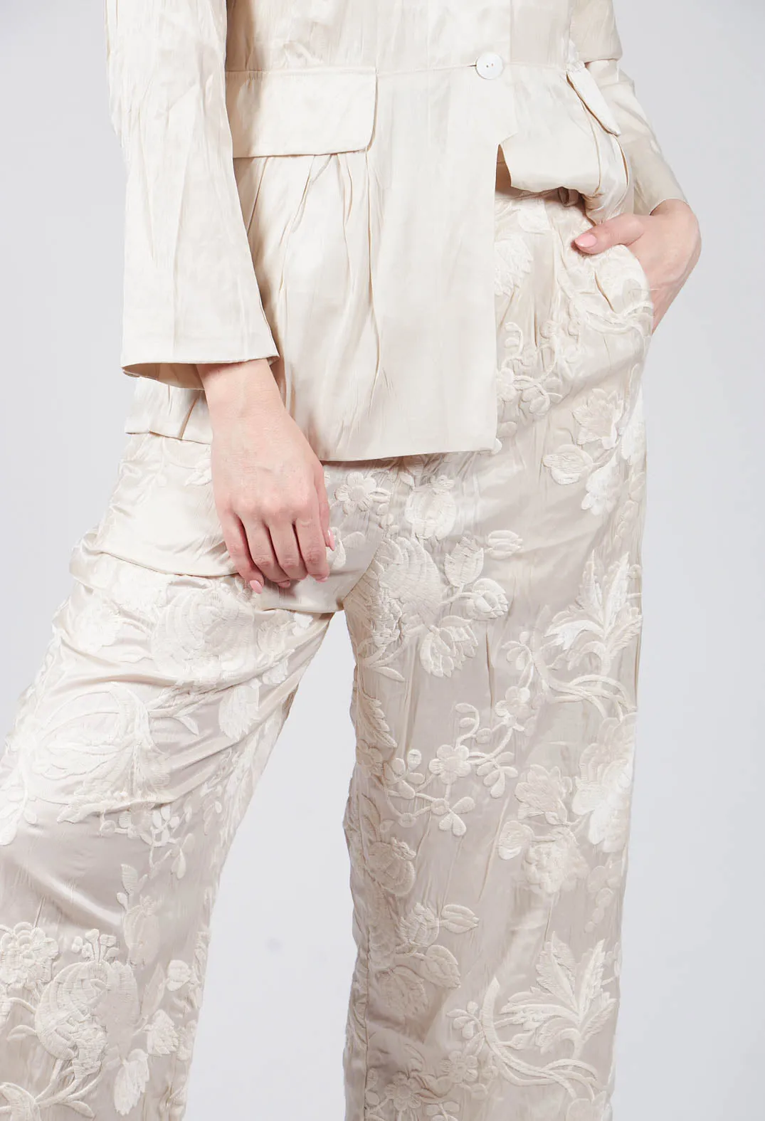 Vielles Fleurs Loose Trousers in Cream